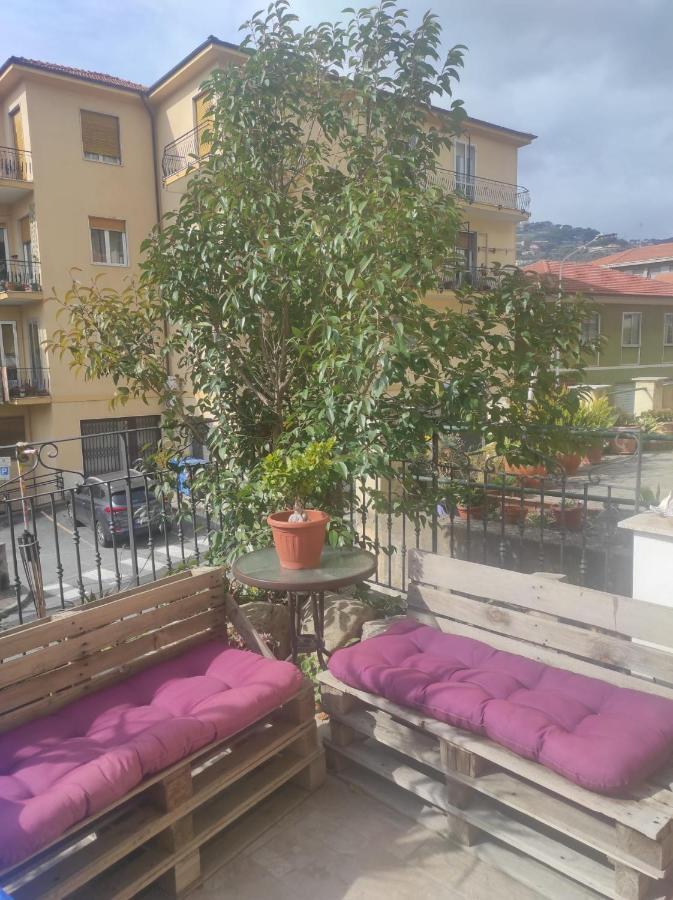 La Casa Del Sole Villa Imperia Bagian luar foto